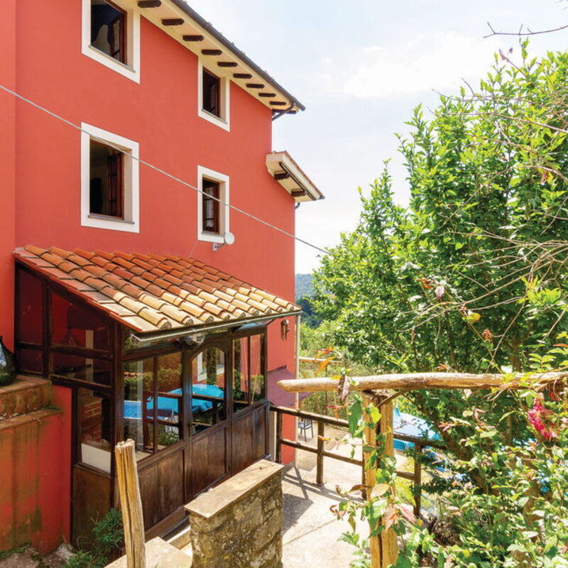 Casa Iris - Versilia, Holiday Home with Pool: Autumn, Building Exterior, Garden, Spring, Summer