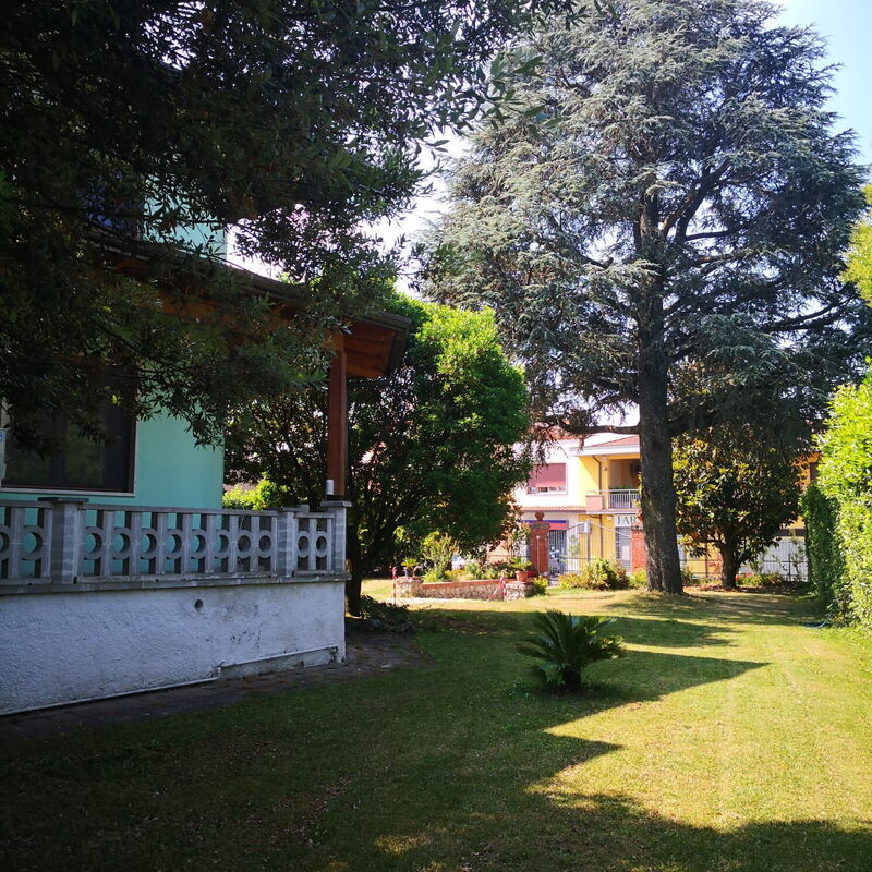 Franco House With Pool: Autumn, Building Exterior, Garden, Spring, Summer