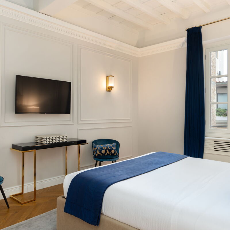 Palazzo Pazzi Vitali Luxury Apartments In Florence: Autumn, Bedroom, Spring, Summer