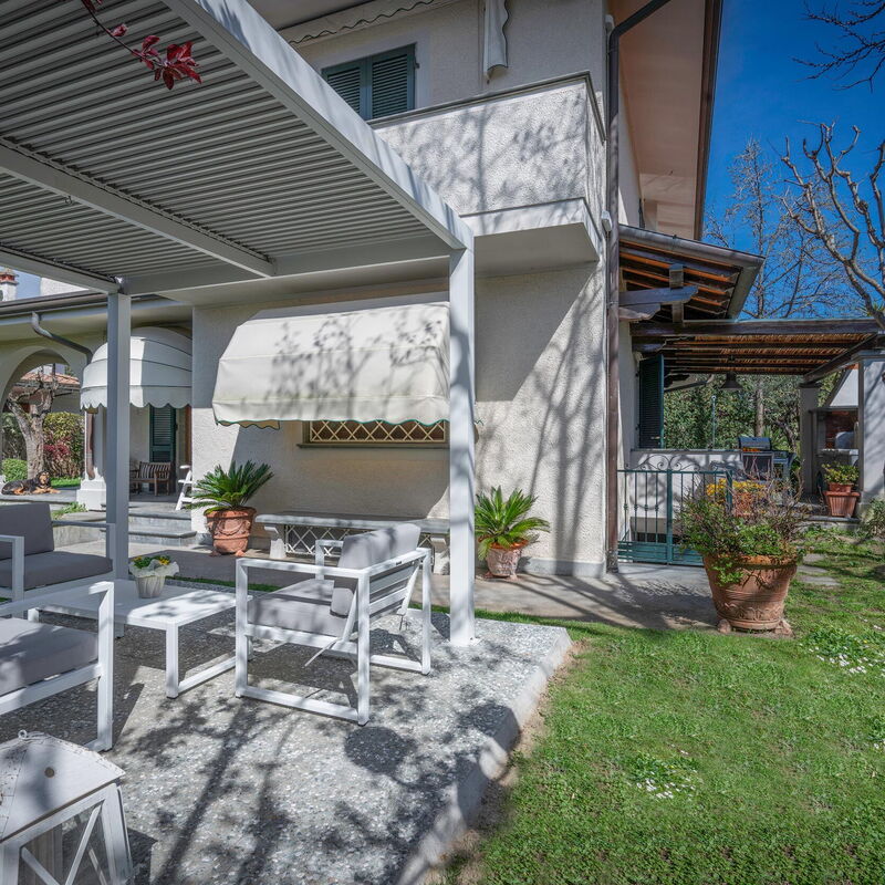 Villa Le Fontanelle In Forte Dei Marmi With Ac: Autumn, Garden, Spring, Summer