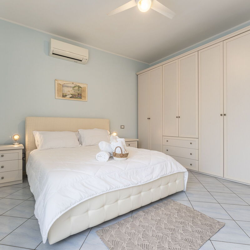 Leandro's House Near Thermal Baths: Autumn, Bedroom, Spring, Summer