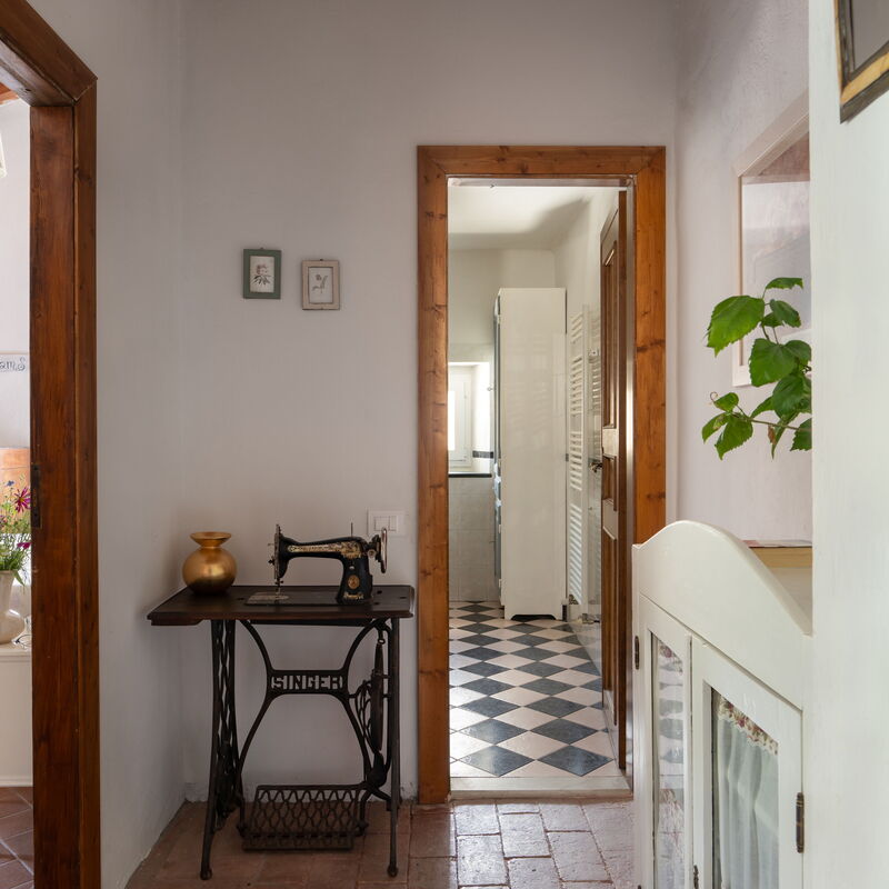 La Casa Del Tiglio: Amenities, Common Room, Other Room, Room Detail