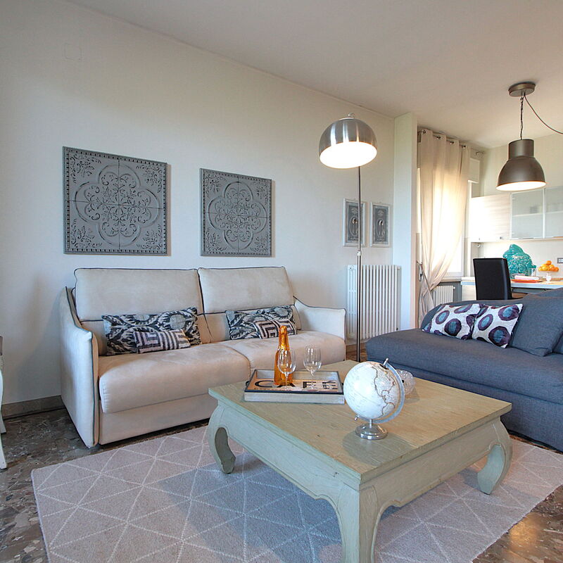Catullo 18 Apartment, Garda Lake, Jacuzzi, Fitness, Ac: Frühling, Herbst, Sommer, Wohnzimmer