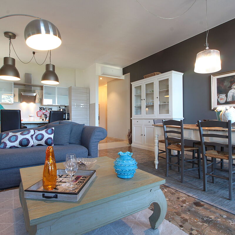 Catullo 18 Apartment, Garda Lake, Jacuzzi, Fitness, Ac: Autumn, Living Room, Spring, Summer