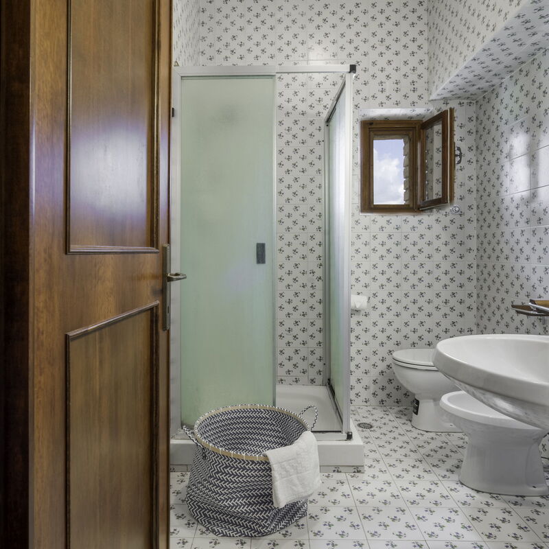 Casa Martina, Piazza Delle Erbe, San Gimignano: Autumn, Bathroom, Spring, Summer, Winter