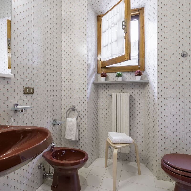 Casa Martina, Piazza Delle Erbe, San Gimignano: Autumn, Bathroom, Spring, Summer, Winter