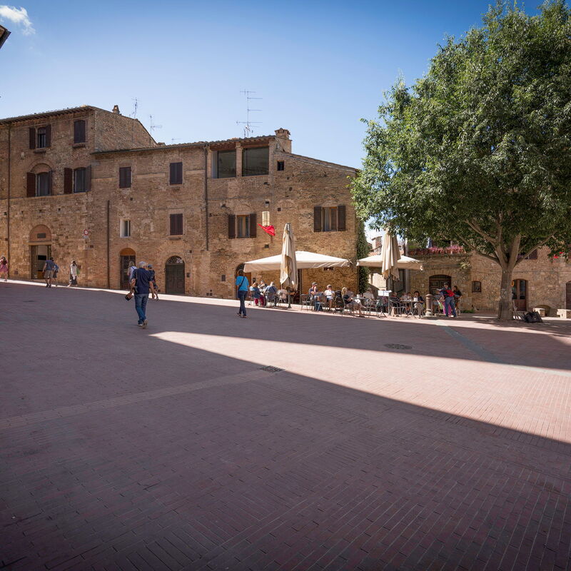 Casa Martina, Piazza Delle Erbe, San Gimignano: Autumn, Building Exterior, Spring, Summer
