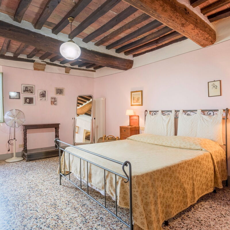 Il Palazzetto Francigena, Monteriggioni: Autumn, Bedroom, Spring, Summer