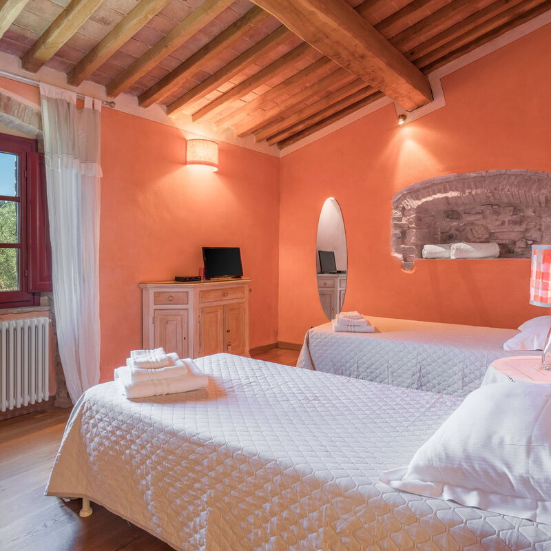 Villa Meraviglia With Pool And Ac: Autumn, Bedroom, Spring, Summer