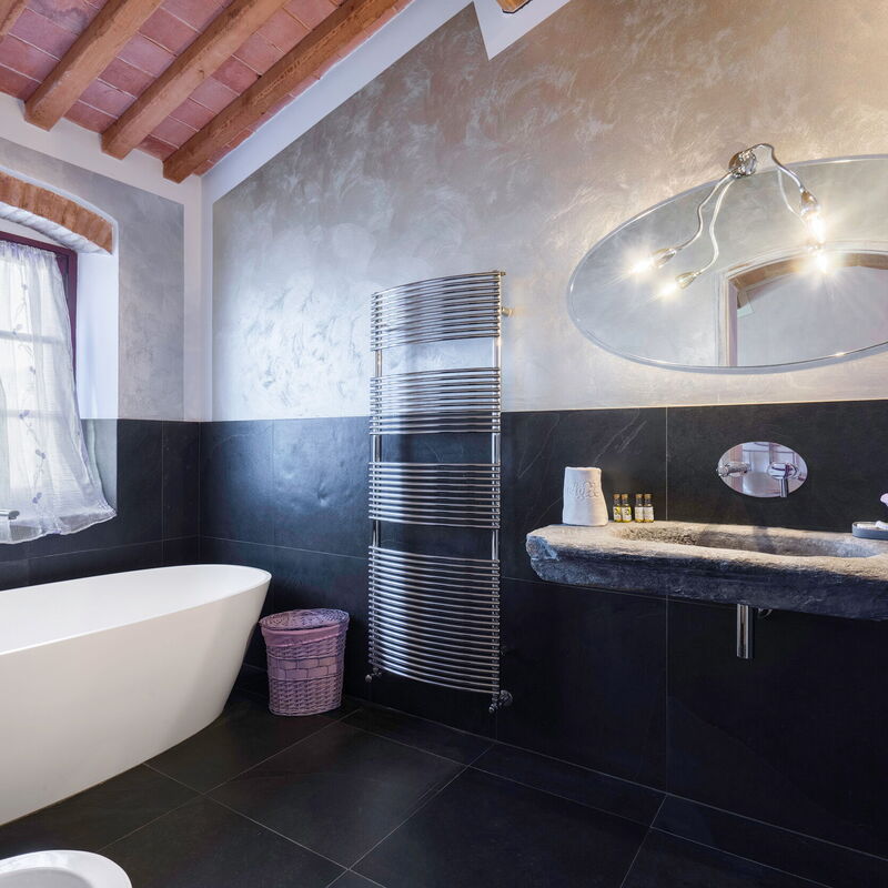 Villa Meraviglia With Pool And Ac: Autumn, Bathroom, Spring, Summer