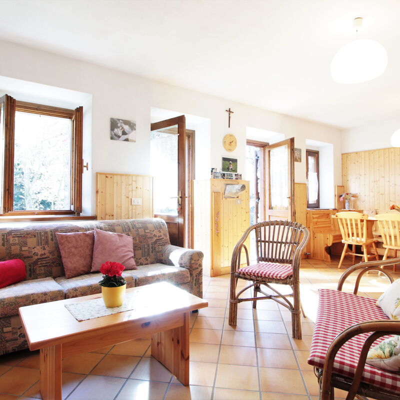 Baita a Pieve Tesino Mountain And Lake: Autumn, Living Room, Spring, Summer