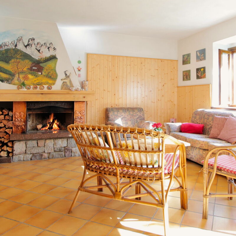 Baita a Pieve Tesino Mountain And Lake: Autumn, Living Room, Spring, Summer