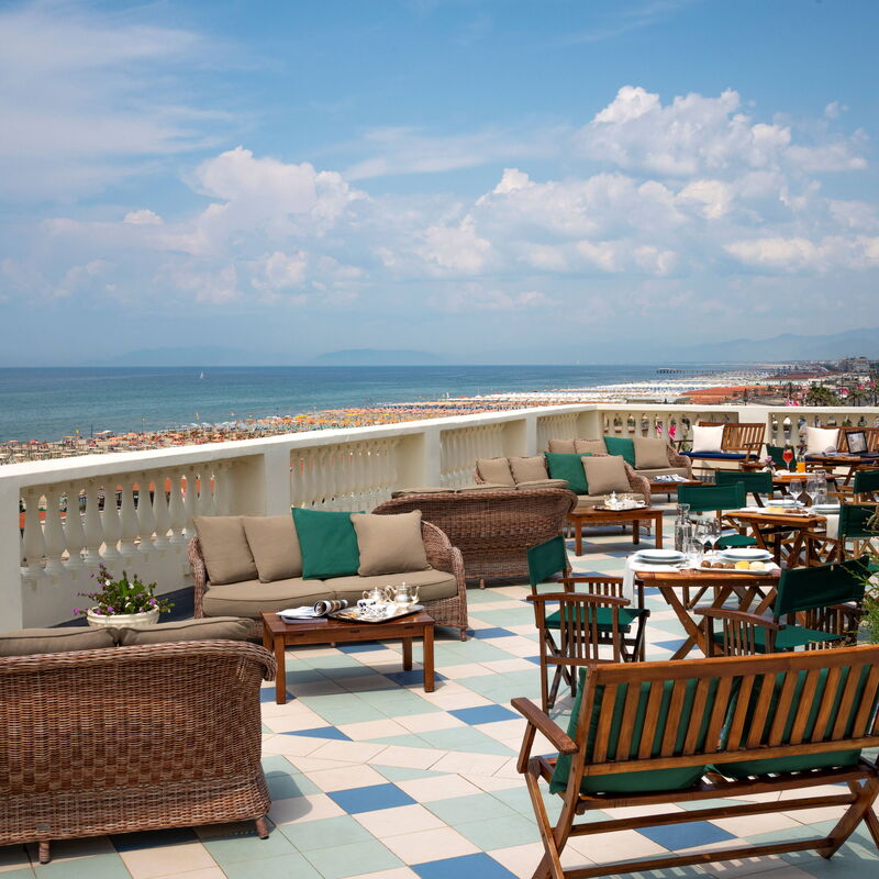 Butterfly With Beach & Breakfast Included: Autumn, Common Room, Spring, Summer, Winter