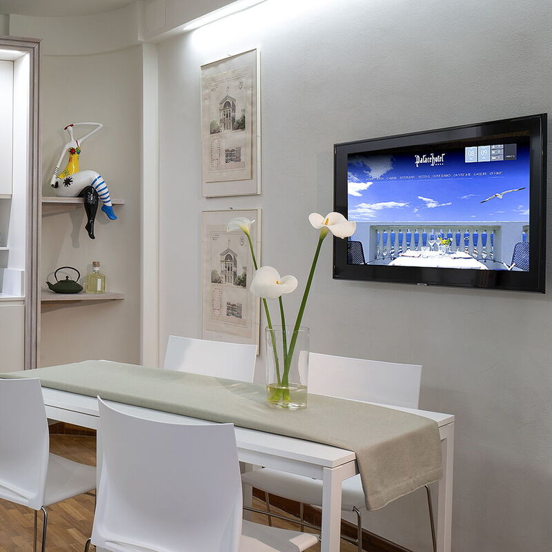 Boheme With Beach & Breakfast Included: Autumn, Living Room, Spring, Summer, Winter