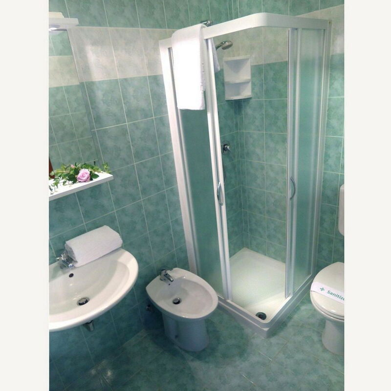 Apt. Bright Star - Bibione: Autumn, Bathroom, Spring, Summer