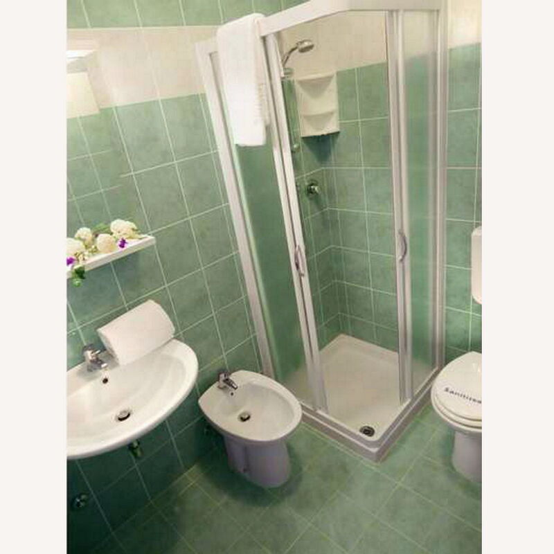 Apt. Enchant - Bibione: Autumn, Bathroom, Spring, Summer