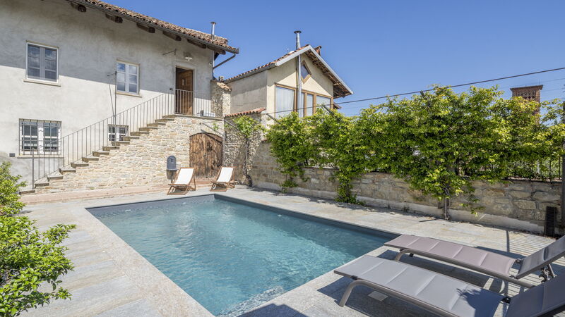 Arpusè, Relax nelle Langhe - Barolo, with Pool: Autunno, Estate, Piscina, Primavera