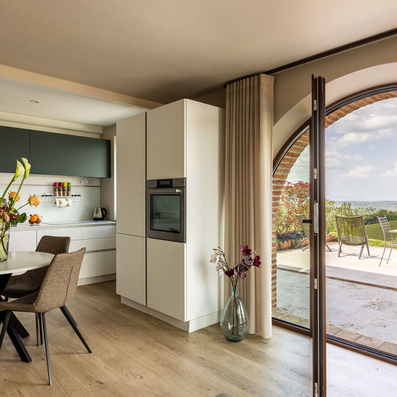 Melaiolo Modern Apartment With Pool, Montaione, Toscana: Autunno, Cucina, Estate, Primavera, Soggiorno