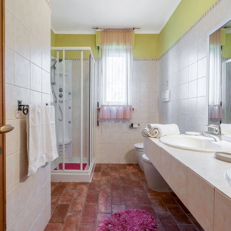 Bellavista Tuscany Apartment Panoramic Terrace: Autumn, Bathroom, Spring, Summer