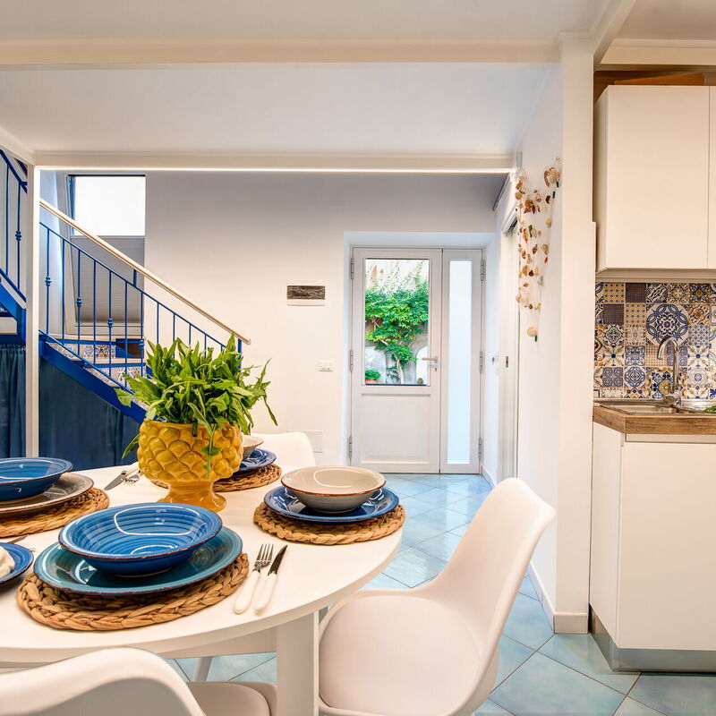 Casetta Di Laura In Massa Lubrense: Autumn, Dining Room, Spring, Summer, Winter