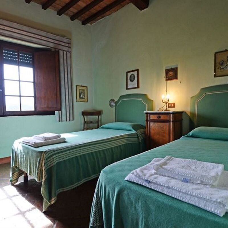 Villa Montalcinello In Siena, Private Pool: villa-montalcinello-chiusdino-villa-bedroom