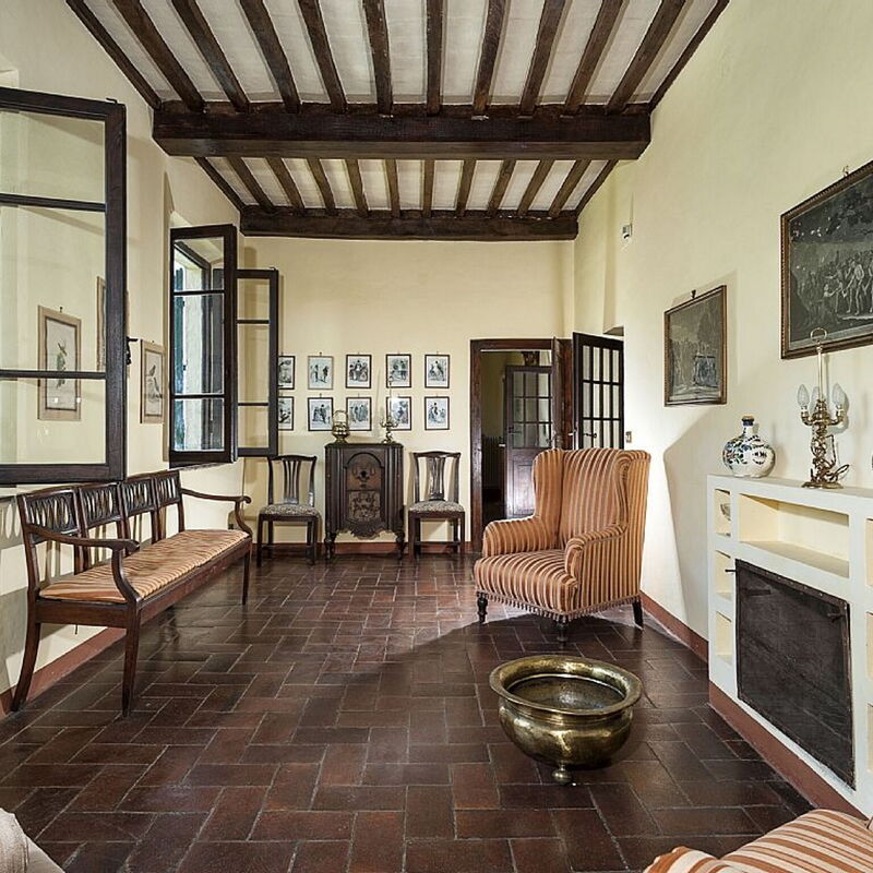 Villa Montalcinello In Siena, Private Pool: villa-montalcinello-chiusdino-villa-living-room
