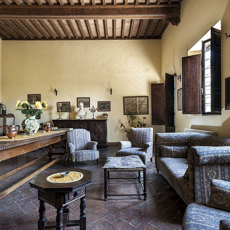 Villa Montalcinello In Siena, Private Pool: villa-montalcinello-chiusdino-villa-living-room