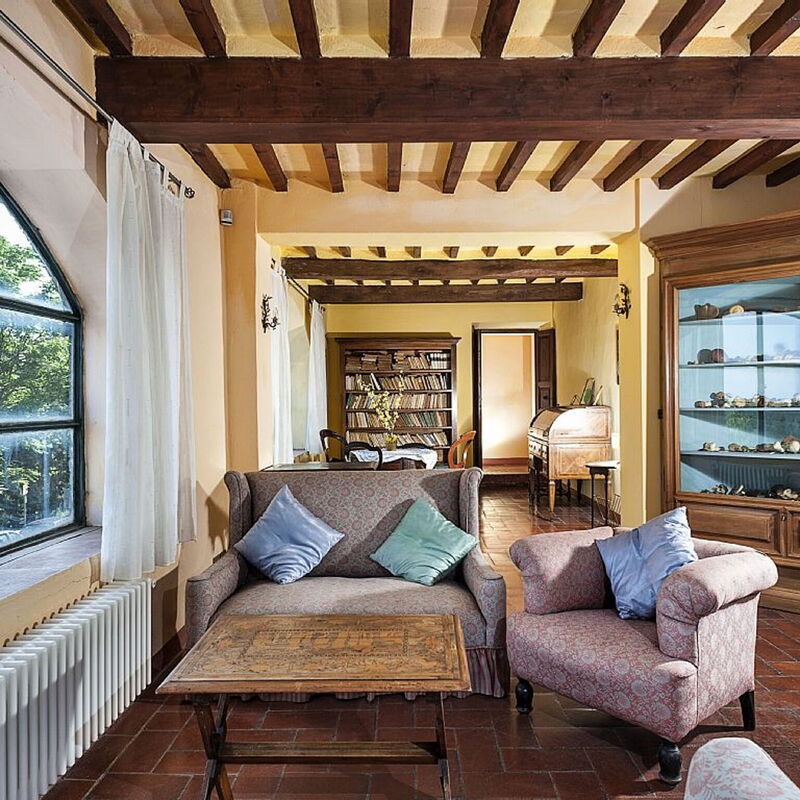 Villa Montalcinello In Siena, Private Pool: villa-montalcinello-chiusdino-villa-living-room