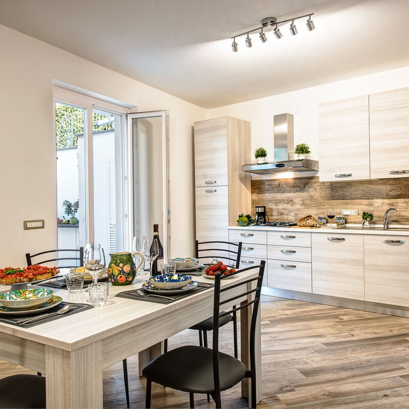 Clementine Country House: Autumn, Dining Room, Kitchen, Spring, Summer, Winter