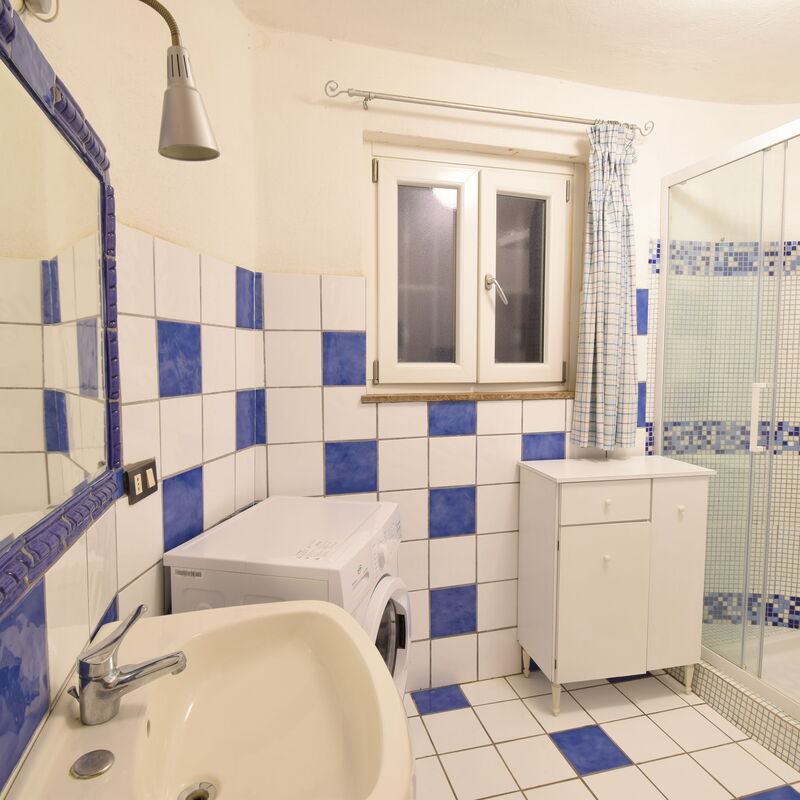 Appartamento Tavernella In Budoni: Autumn, Bathroom, Spring, Summer