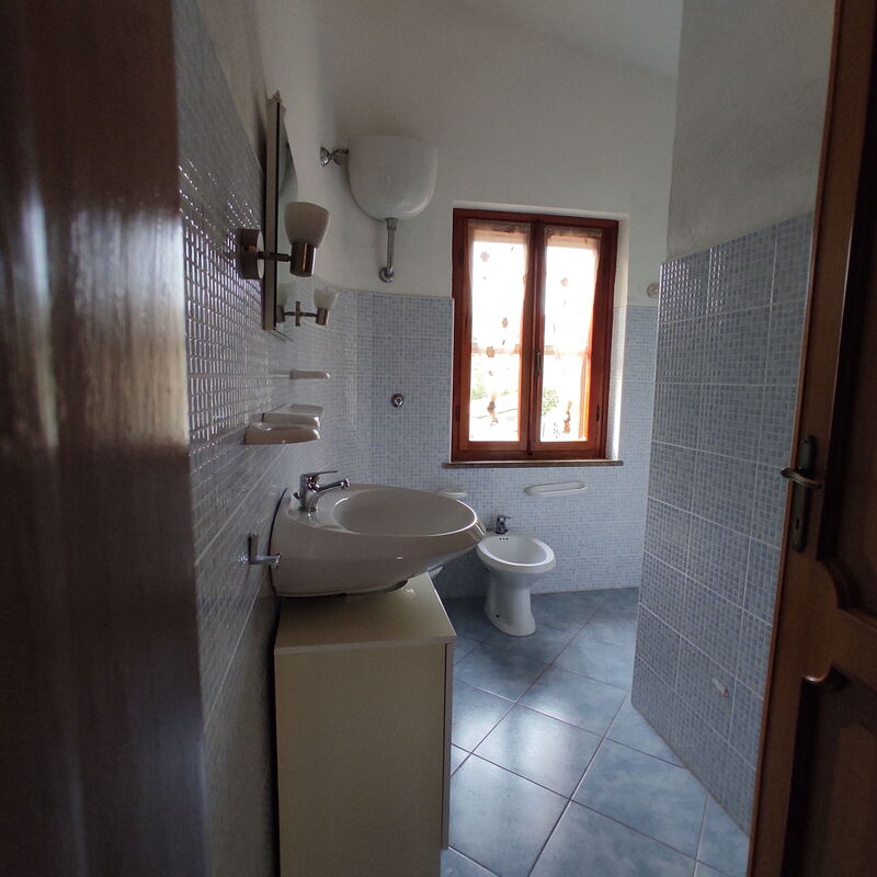 Appartamento Faro In Budoni: Autumn, Bathroom, Spring, Summer, Winter
