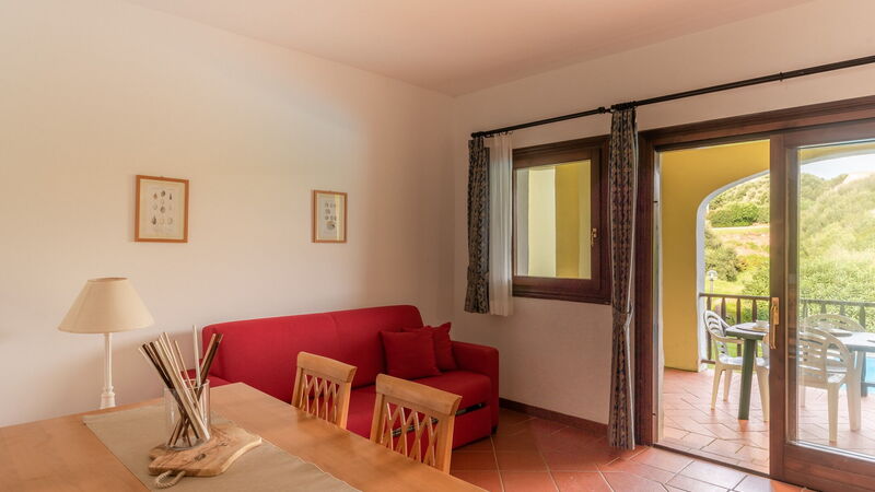 Apartments With Pool Country Village, Stintino: Dnevna soba, Jesen, Ljeto, Proljeće