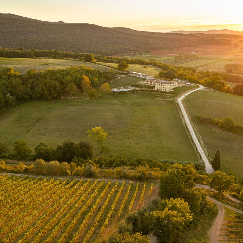 La Piazzetta, Borgo Campassini, Monteriggioni: Ansichten, Frühling, Herbst, Sommer