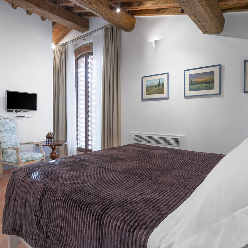 La Capanna, Borgo Campassini, Monteriggioni: Autumn, Bedroom, Spring, Summer