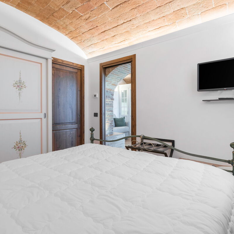Le Volte, Borgo Campassini, Monteriggioni: Autumn, Bedroom, Spring, Summer