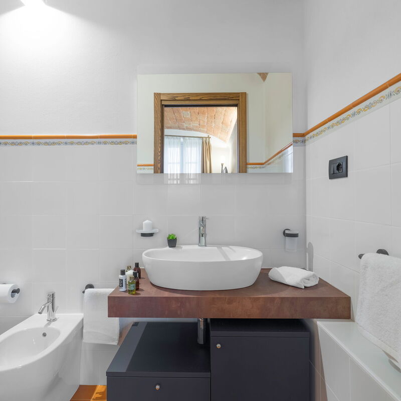 Le Volte, Borgo Campassini, Monteriggioni: Autumn, Bathroom, Spring, Summer