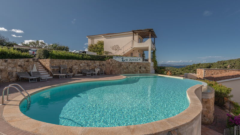 Baia Bianca Apartments Sardinia: Autunno, Estate, Inverno, Piscina, Primavera