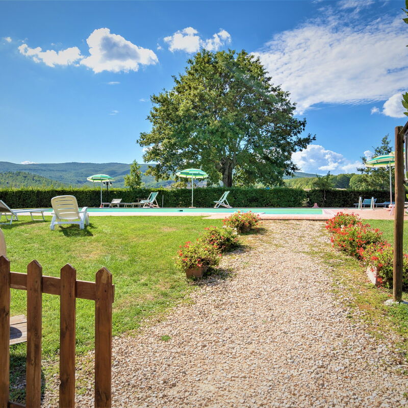 Bazzani Apartments In Siena: villino-bazzani-casole-d'elsa-multiproperty-pool