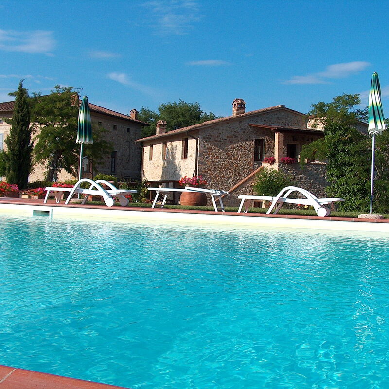 Bazzani Apartments In Siena: villino-bazzani-casole-d'elsa-multiproperty-pool