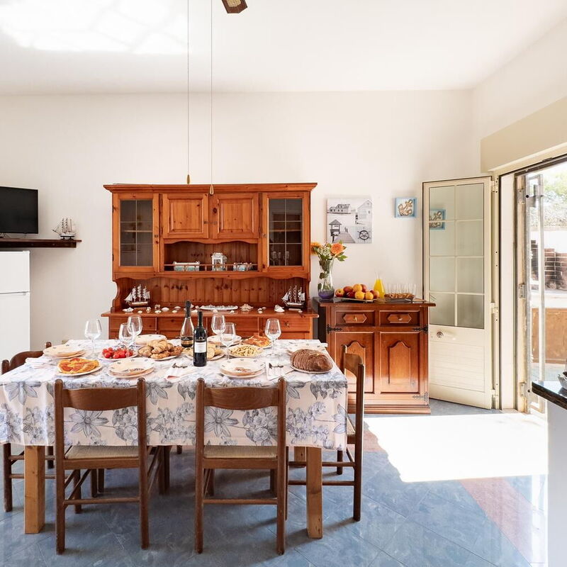 White Sand Private Villa Near The Sea, Wifi: Autumn, Dining Room, Kitchen, Living Room, Spring, Summer