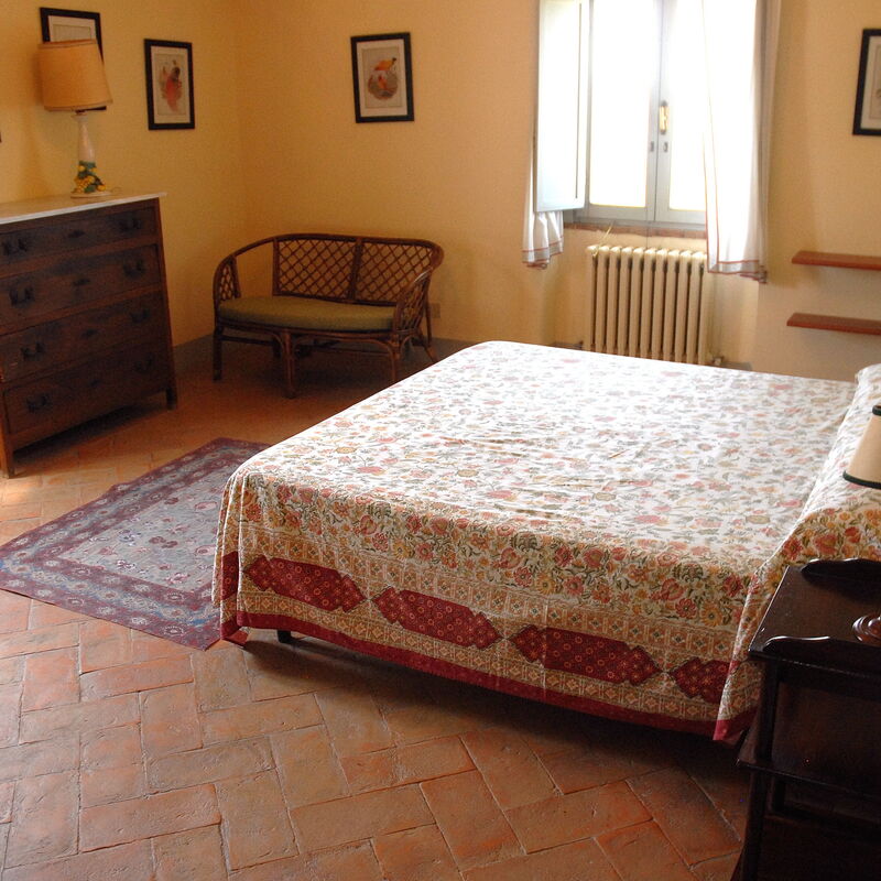 Podere San Giovanni: podere-san-giovanni-narni-terni-villa-bedroom