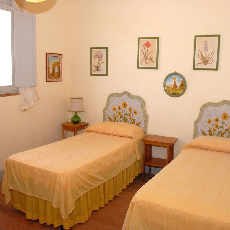 Podere San Giovanni: podere-san-giovanni-narni-terni-villa-bedroom