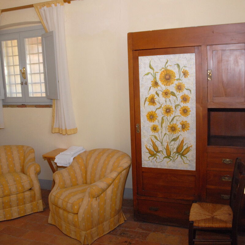 Podere San Giovanni: podere-san-giovanni-narni-terni-villa-bedroom