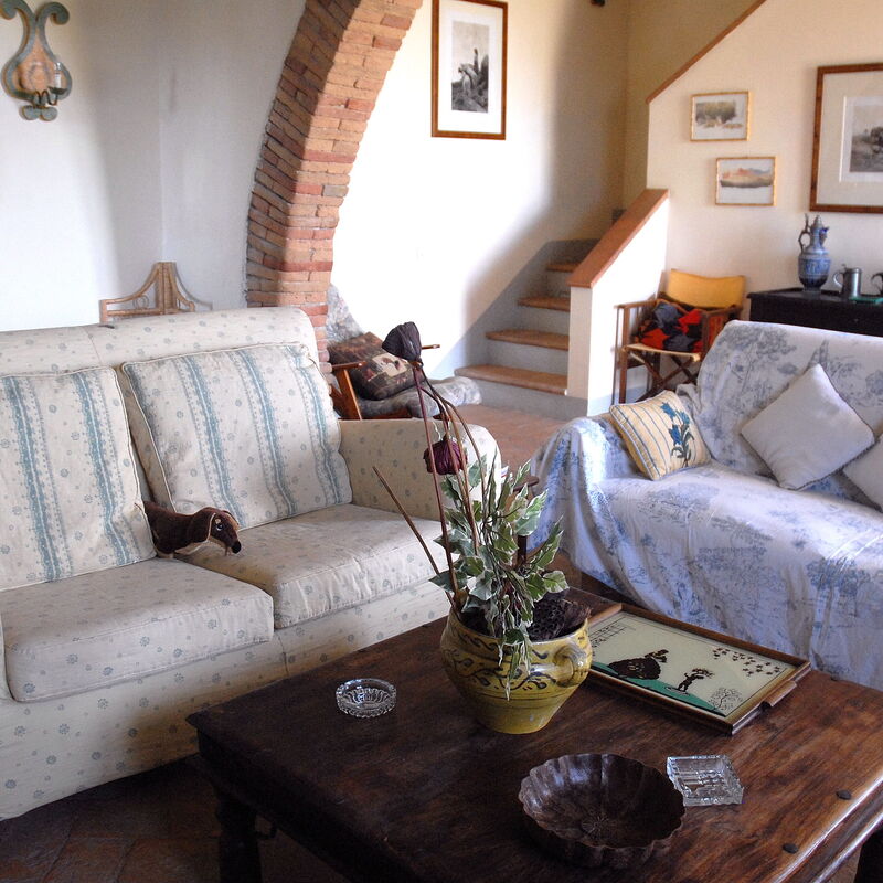 Podere San Giovanni: podere-san-giovanni-narni-terni-villa-living-room