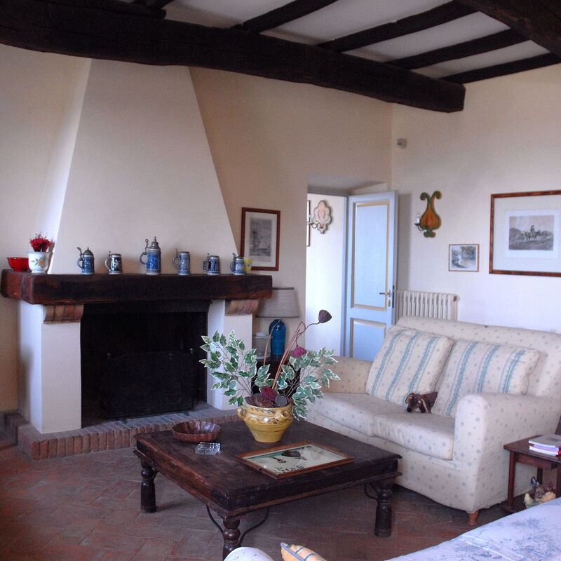 Podere San Giovanni: podere-san-giovanni-narni-terni-villa-living-room