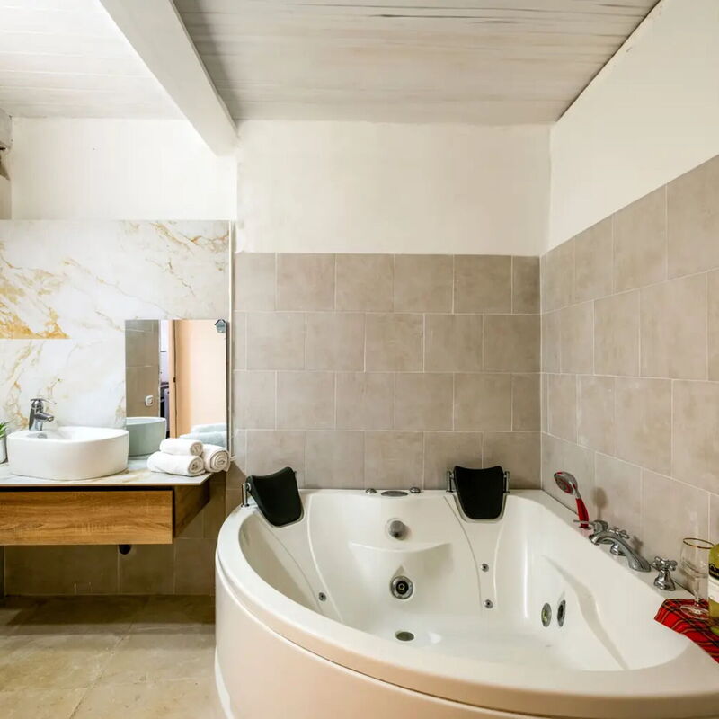 Charme Palace Salento Wifi, Ac, Jacuzzi: Autumn, Hot Tub, Spring, Summer, Wellness, Winter