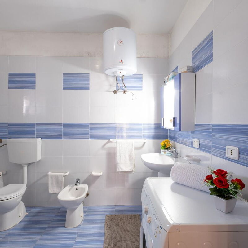 Villa Aloha in Porto Cesareo Ac: Autumn, Bathroom, Spring, Summer
