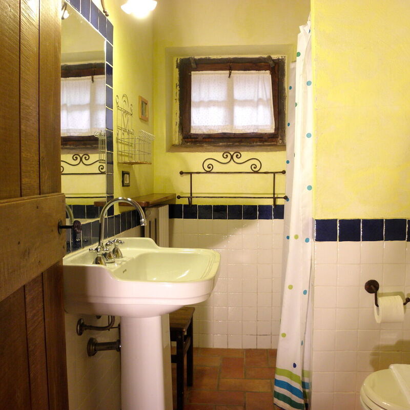 Appartamento La Vecchia Cedraia, Wifi, Perugia: Autumn, Bathroom, Spring, Summer, Winter