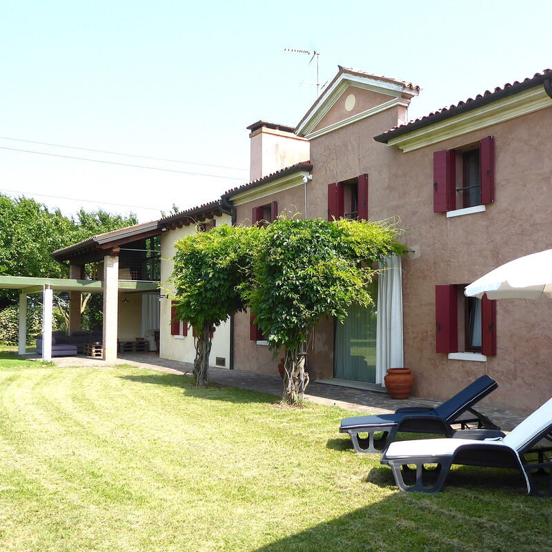 Silea Apartments, Pool, Garden, Treviso: Autumn, Garden, Spring, Summer