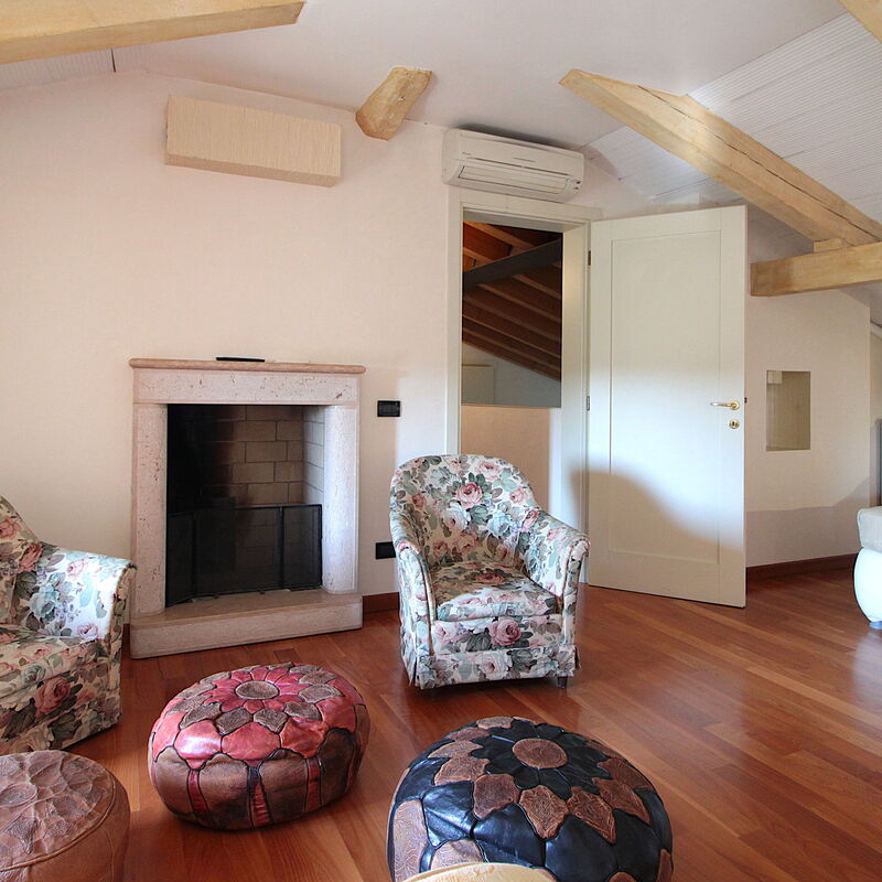 Silea Apartments, Pool, Garden, Treviso: Autumn, Living Room, Spring, Summer